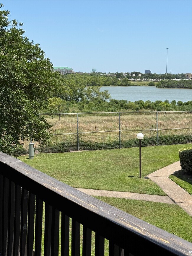 Building Photo - 10555 Turtlewood Ct