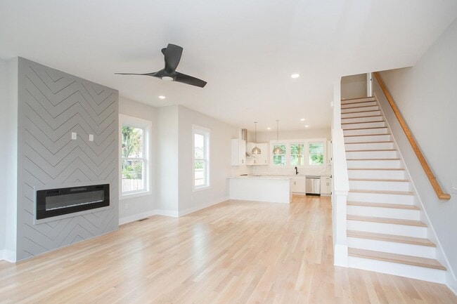 Building Photo - 1611 Century St