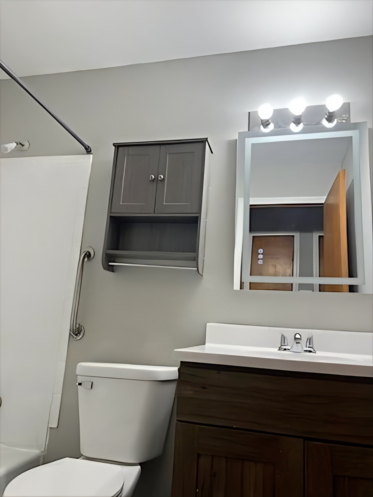 Bathroom - 1037 Windsor Rd