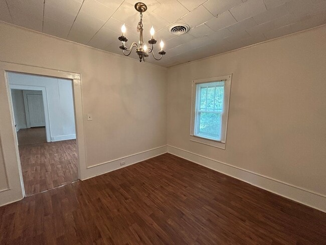 Building Photo - Heart of Historic Home