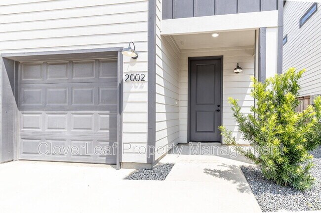 Building Photo - 3362 Northwestern Dr