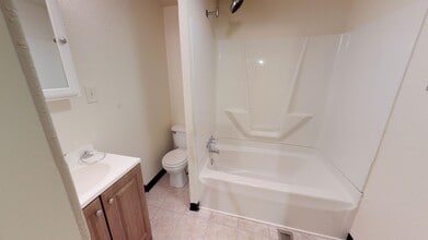 Building Photo - 464 Poplar St