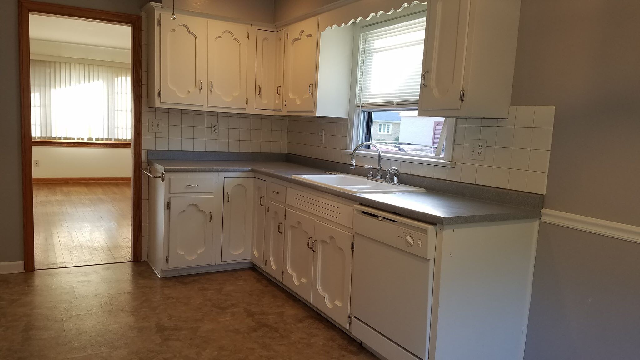 Kitchen - 2717 Post Ave