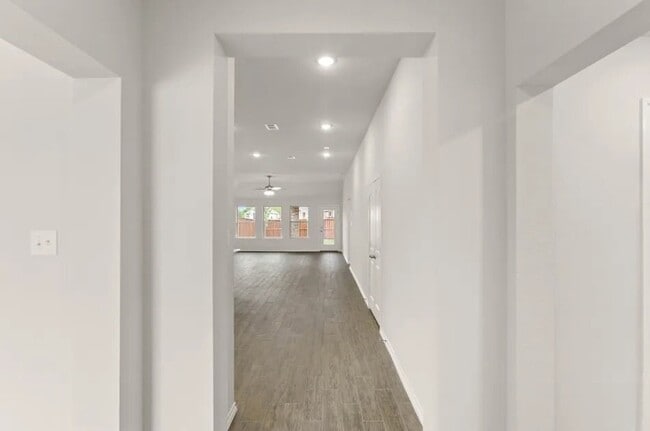 Building Photo - 2841 Hay Ln