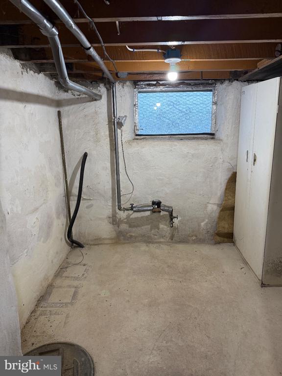 Building Photo - 7250 Radbourne Rd