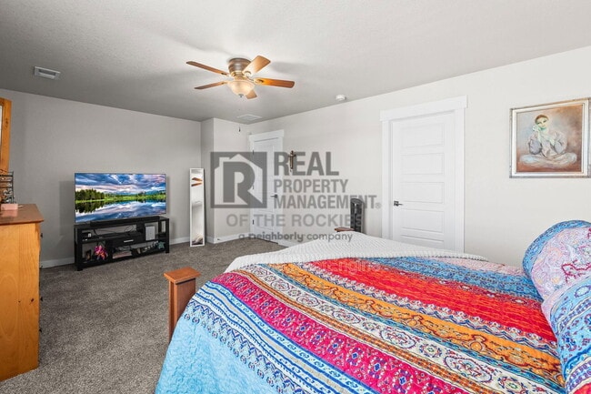 Building Photo - 218 E Chestnut St