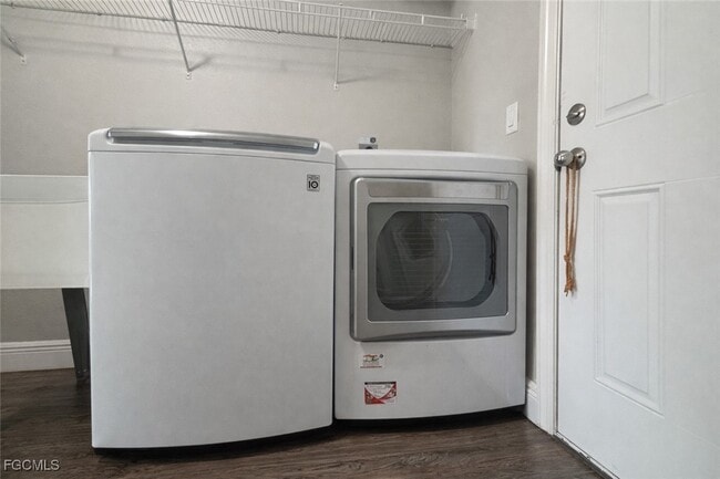 Building Photo - 1222 NE 40th Terrace