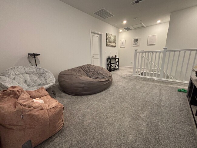 Building Photo - Gorgeous New home with 4 bed/2.5 bath in Brentwood