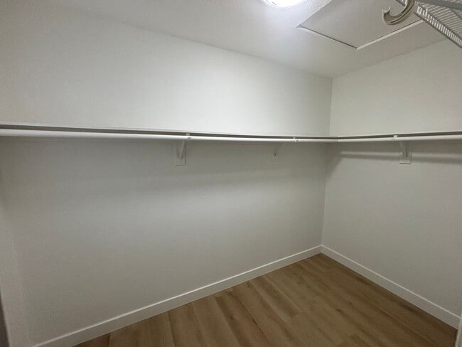 Building Photo - 2-Bedroom Townhouse with Community Pool & ...