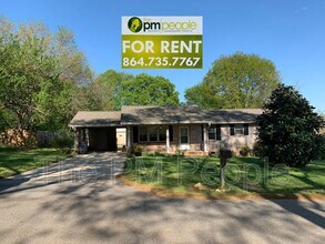 Building Photo - 204 Pennwood Ln