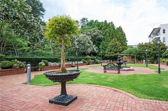 Building Photo - 3657 Peachtree Rd NE