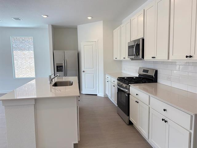 Building Photo - 2416 Conroe Rd