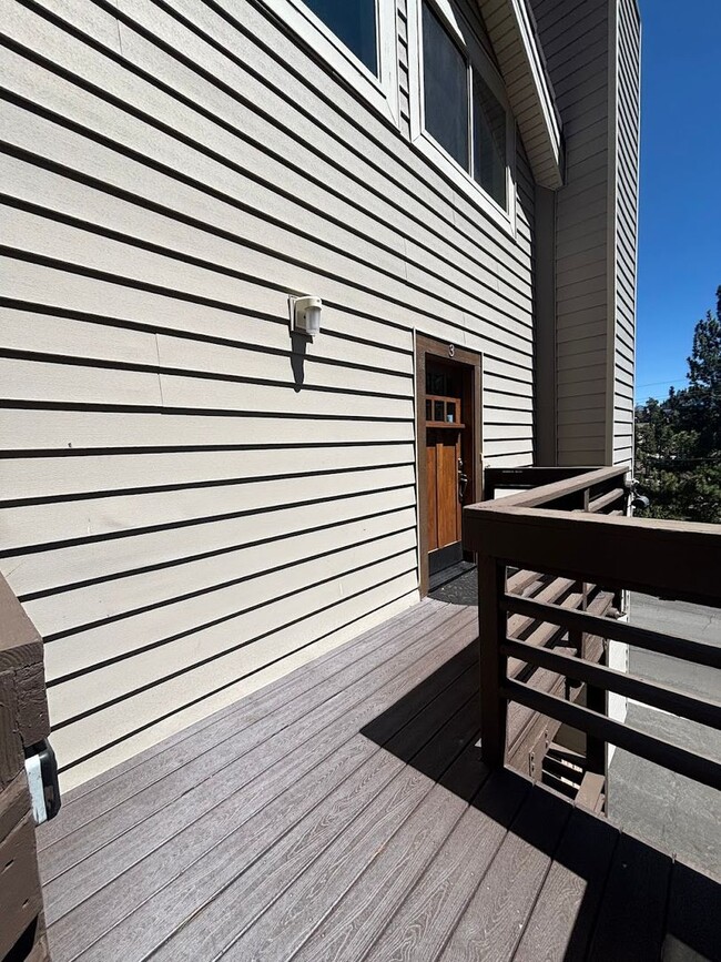 Building Photo - Beautiful Lake Tahoe 3 bedroom condo!