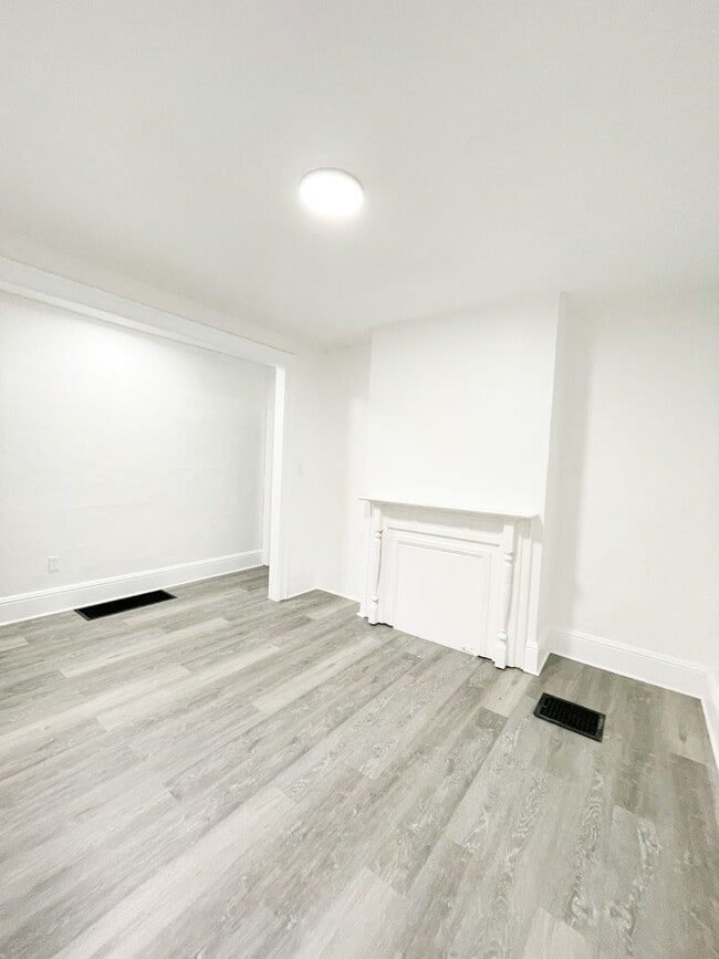 Building Photo - 949 Freeland St