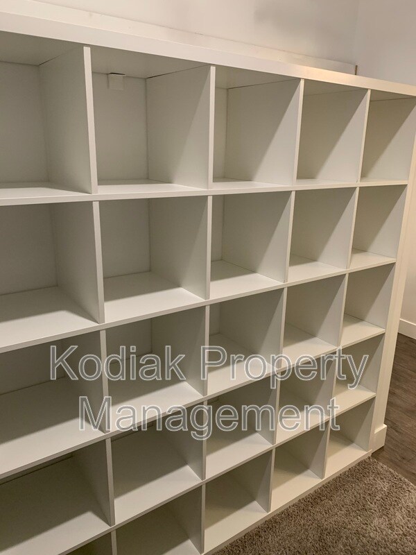 Building Photo - 875 S Depot St