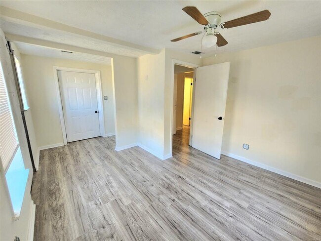 Building Photo - 437 Glade Park Dr