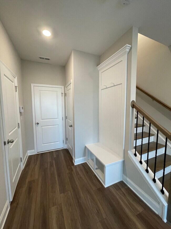 entry way view - 3779 Duke Center Way