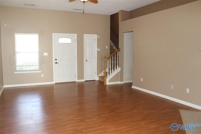 Building Photo - 117 Bambi Ln