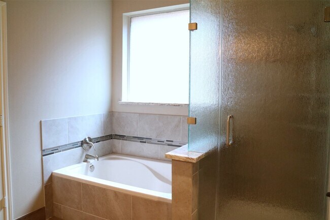 Building Photo - 22017 Royal Timbers Dr