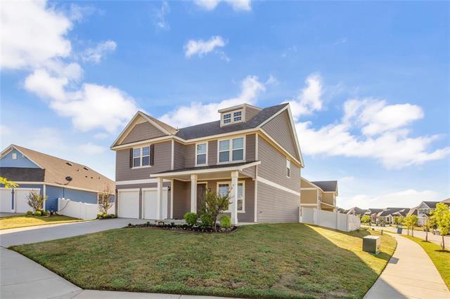 Building Photo - 2100 Dewitt Ln