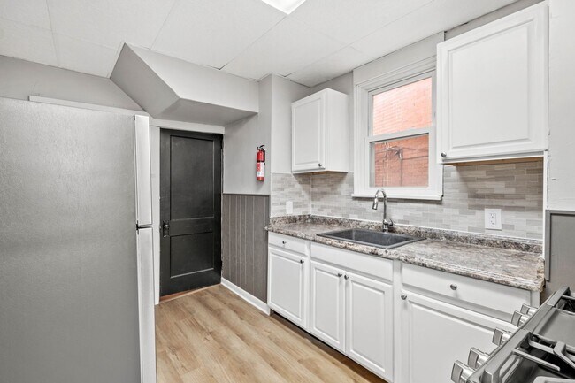 Building Photo - Updated 3 Bedroom home in Carrick availabl...