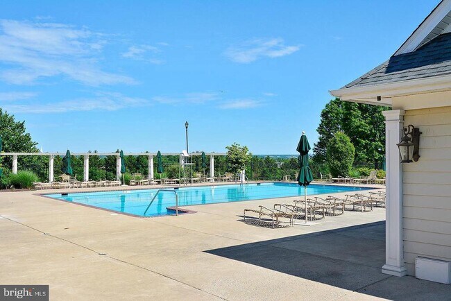 Building Photo - 43395 Briar Creek Terrace