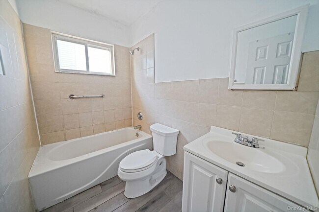 Building Photo - 110 2nd Ave