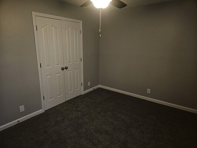 Building Photo - 1911 Pecan Ridge Dr