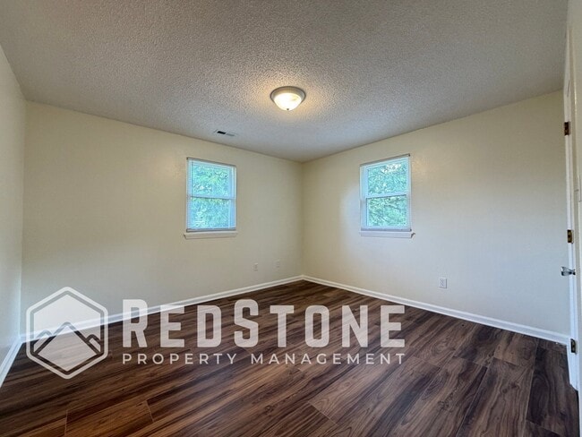 Building Photo - 3138 Whitesell Dr