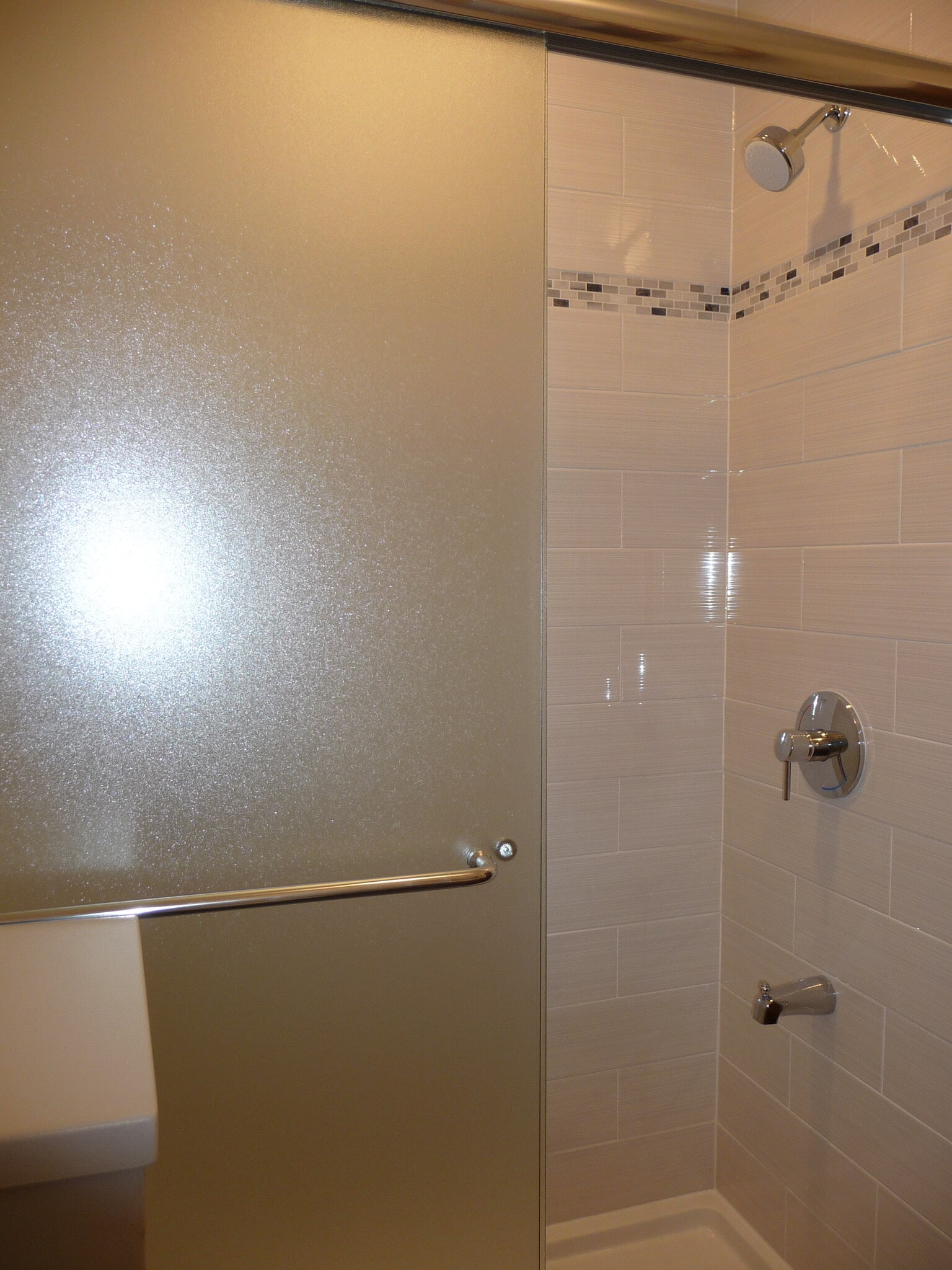 Shower - 2318 W Diversey Ave