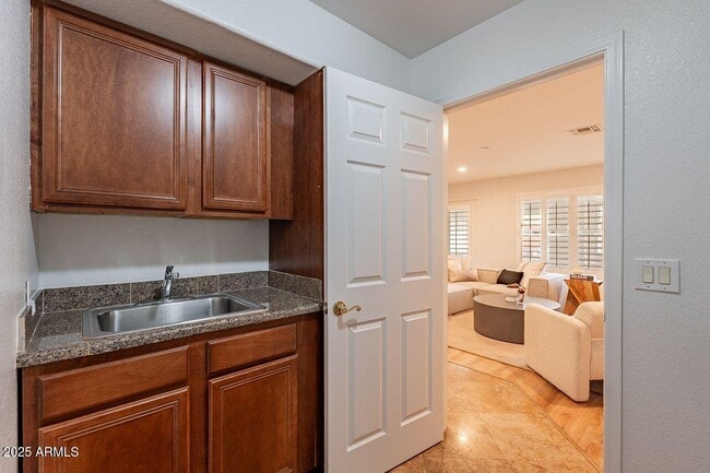 Building Photo - 12863 E Becker Ln