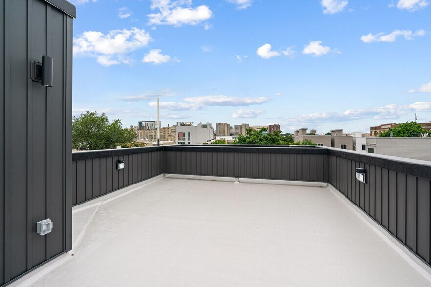 Building Photo - 1947 N Marshall St