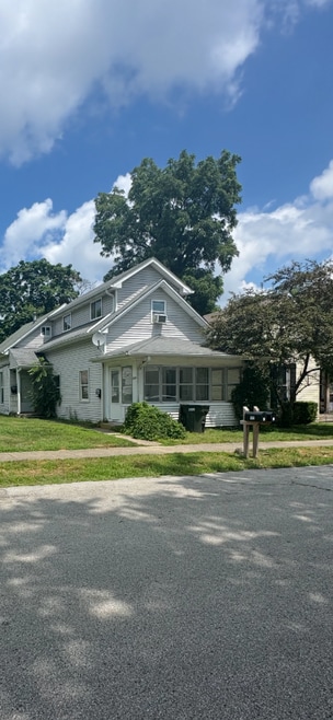 Building Photo - 216 E Lincoln St