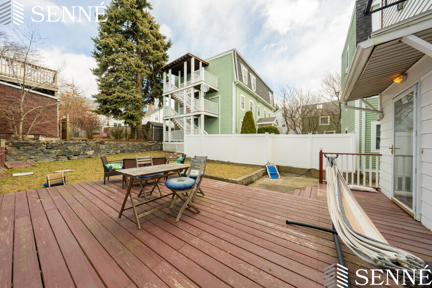 Primary Photo - 271 Hurley St