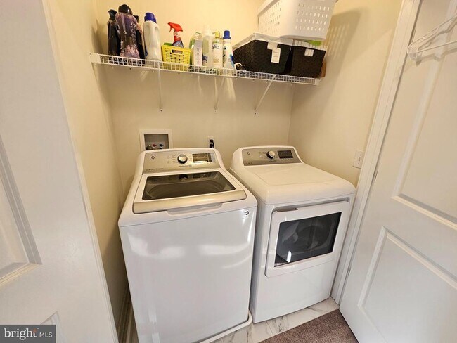 Building Photo - 1870 Boulder Dr