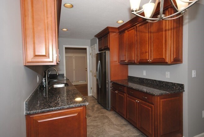 Building Photo - 240 Heritage Dr