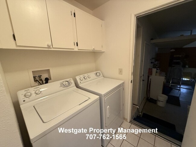 Building Photo - 1417 Dandelion Way