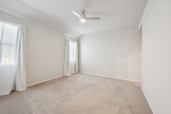 Building Photo - 4266 W Vlg Pk Dr