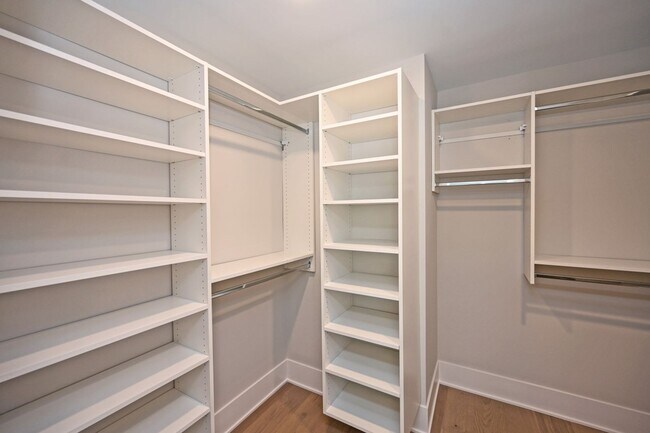 Building Photo - Gorgeous new construction on one of Oakley...