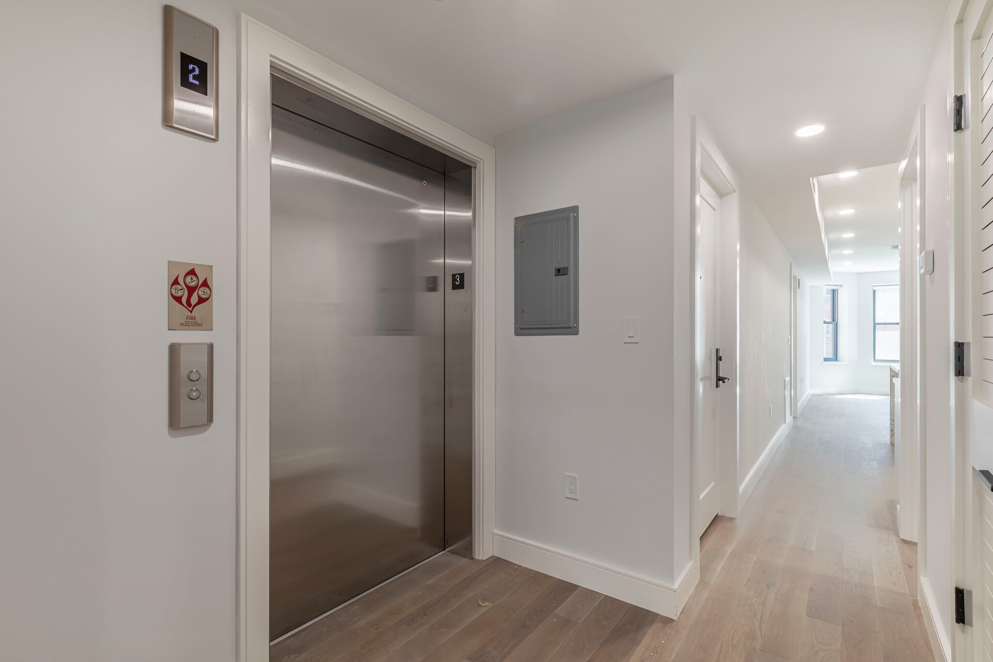 Building Photo - 169 Newbury St