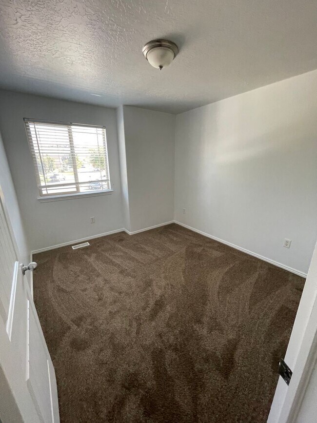 Building Photo - Beautiful Harbor Point Family Home in Lehi