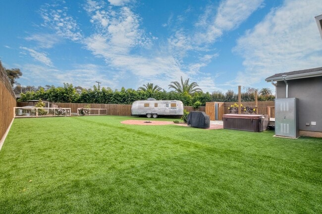 Building Photo - 3Bed/1Bath Charming Home in South Oceanside~ Moreno