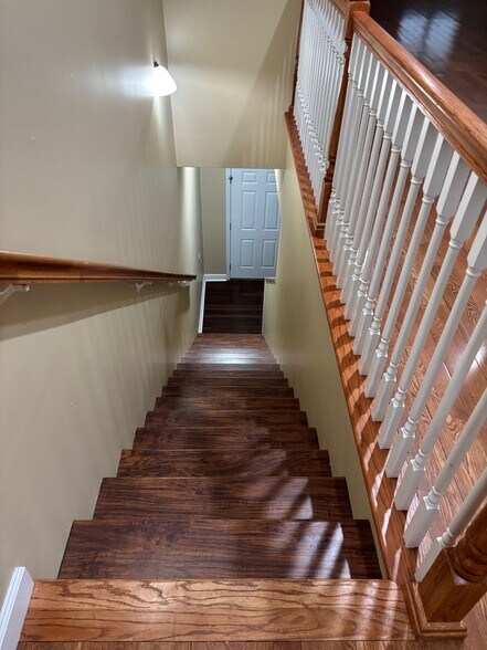 Building Photo - 710 Forest Dr