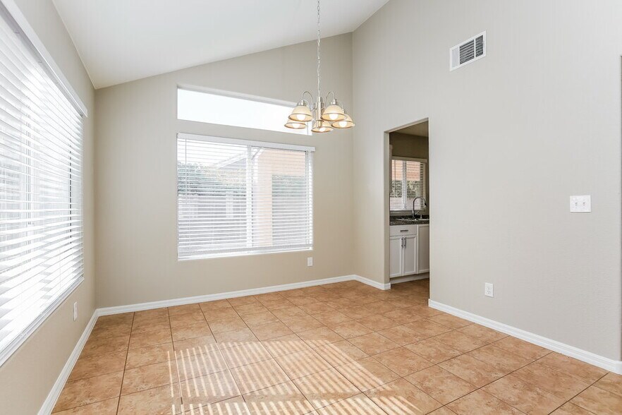 Building Photo - 9123 Sangria Ln