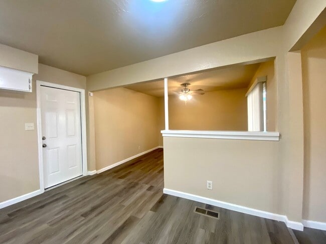 Building Photo - $1,895 Peach & Mckinley, 3 Bedroom - E. Ho...