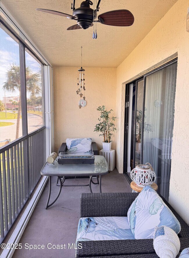 Building Photo - 520 Palm Springs Blvd