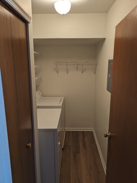 Building Photo - 77 Sandybrook Dr