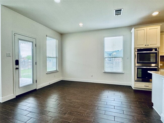 Building Photo - 3308 De Torres Cir