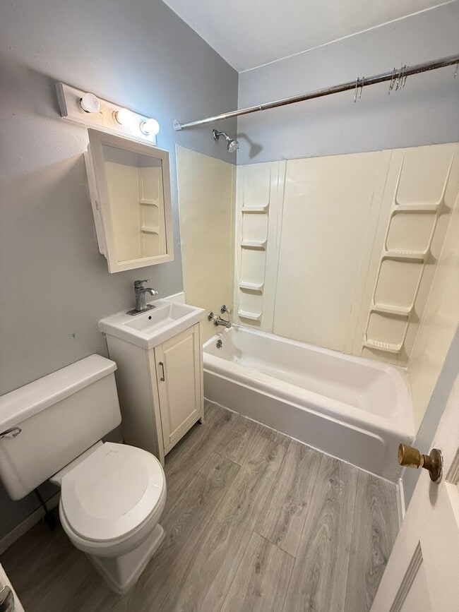 Building Photo - Single Family Home-Northwest School Distri...
