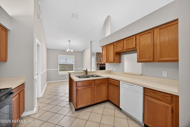 Building Photo - 3550 Sheldrake Dr